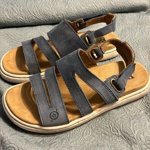 Born sandals